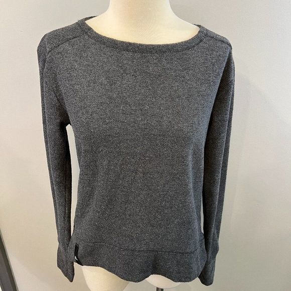 NWOT ADIDAS Heathered Fleece Crewneck Sweatshirt (XS)‎ - Picture 3 of 10